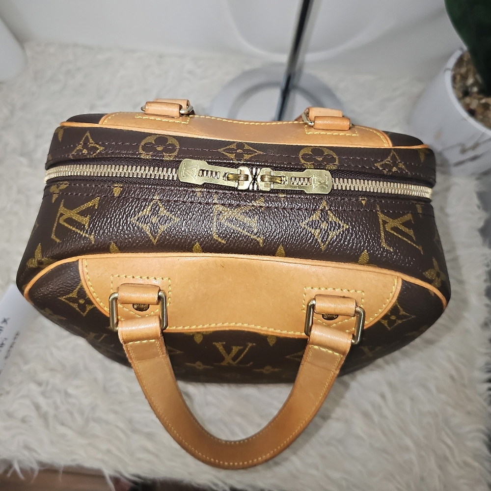 🔥😍 Beautiful Condition😍🔥 Authentic Louis Vuitton Monogram Excursion Bag - Picture 2 of 15
